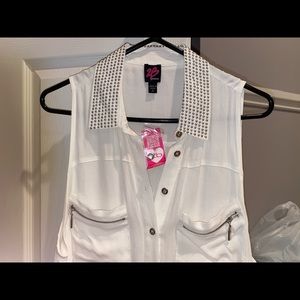 BEBE White fashion sleeveless blouse
